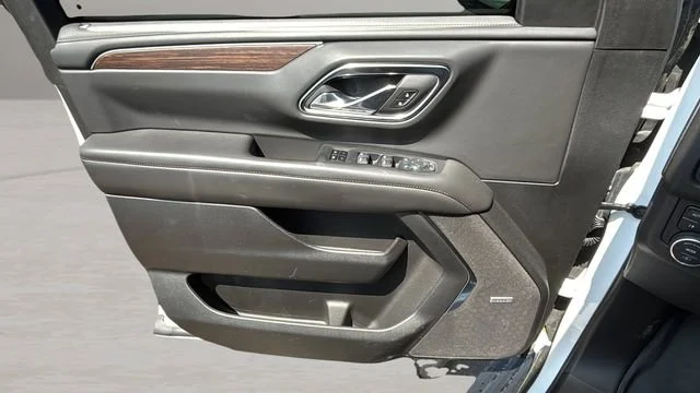 Used 2024 Summit White Chevrolet High Country image 17