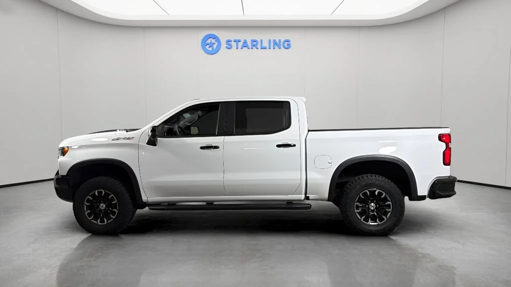 Used 2025 Summit White Chevrolet ZR2 image 4