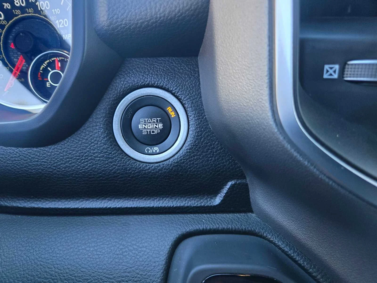Used 2025  Ram Big Horn image 17