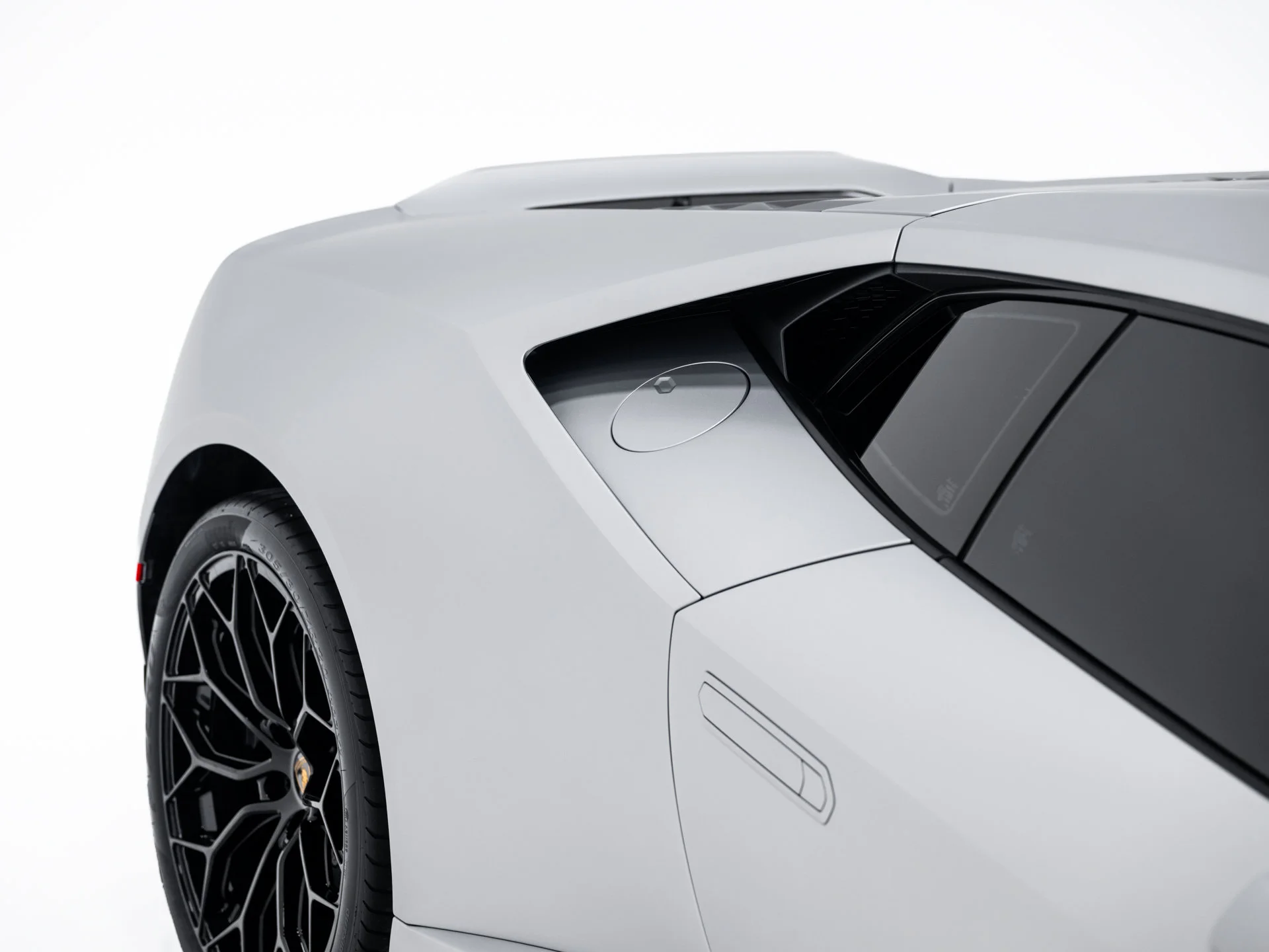 Used 2020 Grigio Adamas Matt Lamborghini  image 23