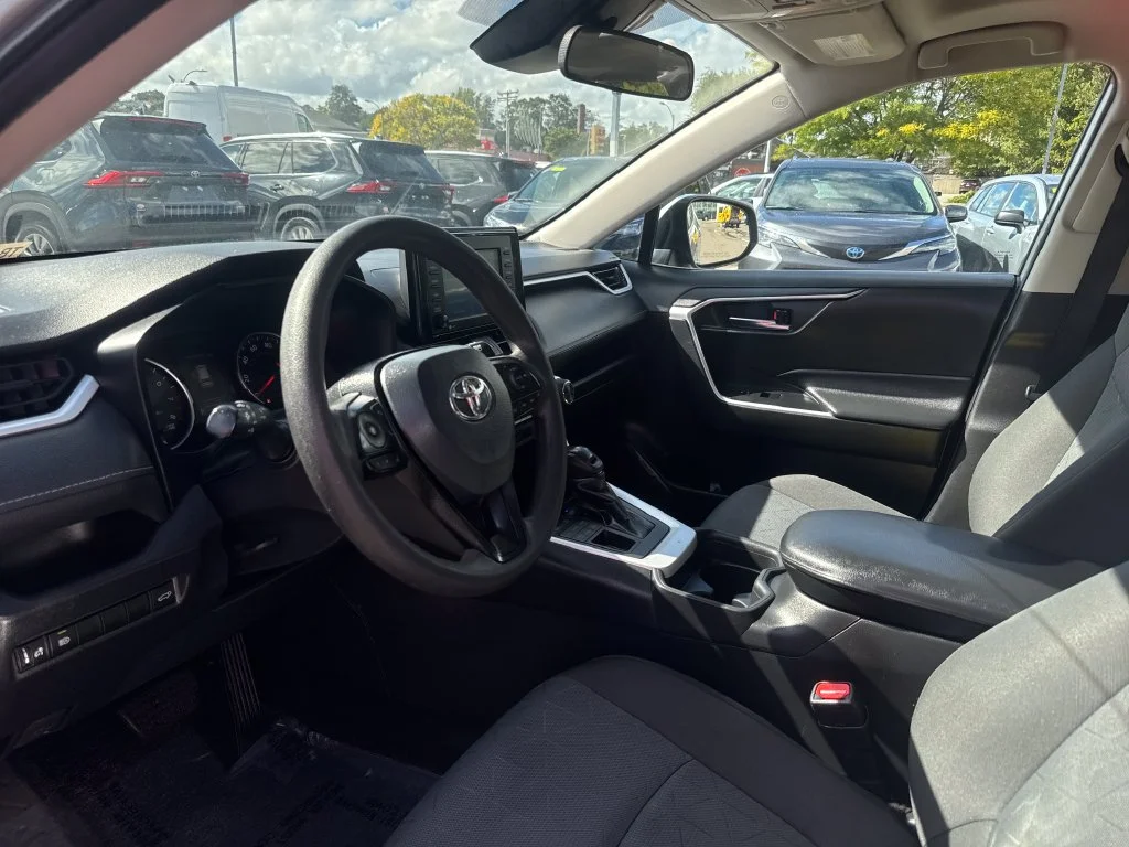 Used 2021 Silver Toyota XLE image 15