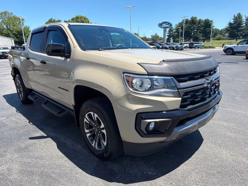 Used 2022 Sand Dune Metallic Chevrolet Z71 image 7