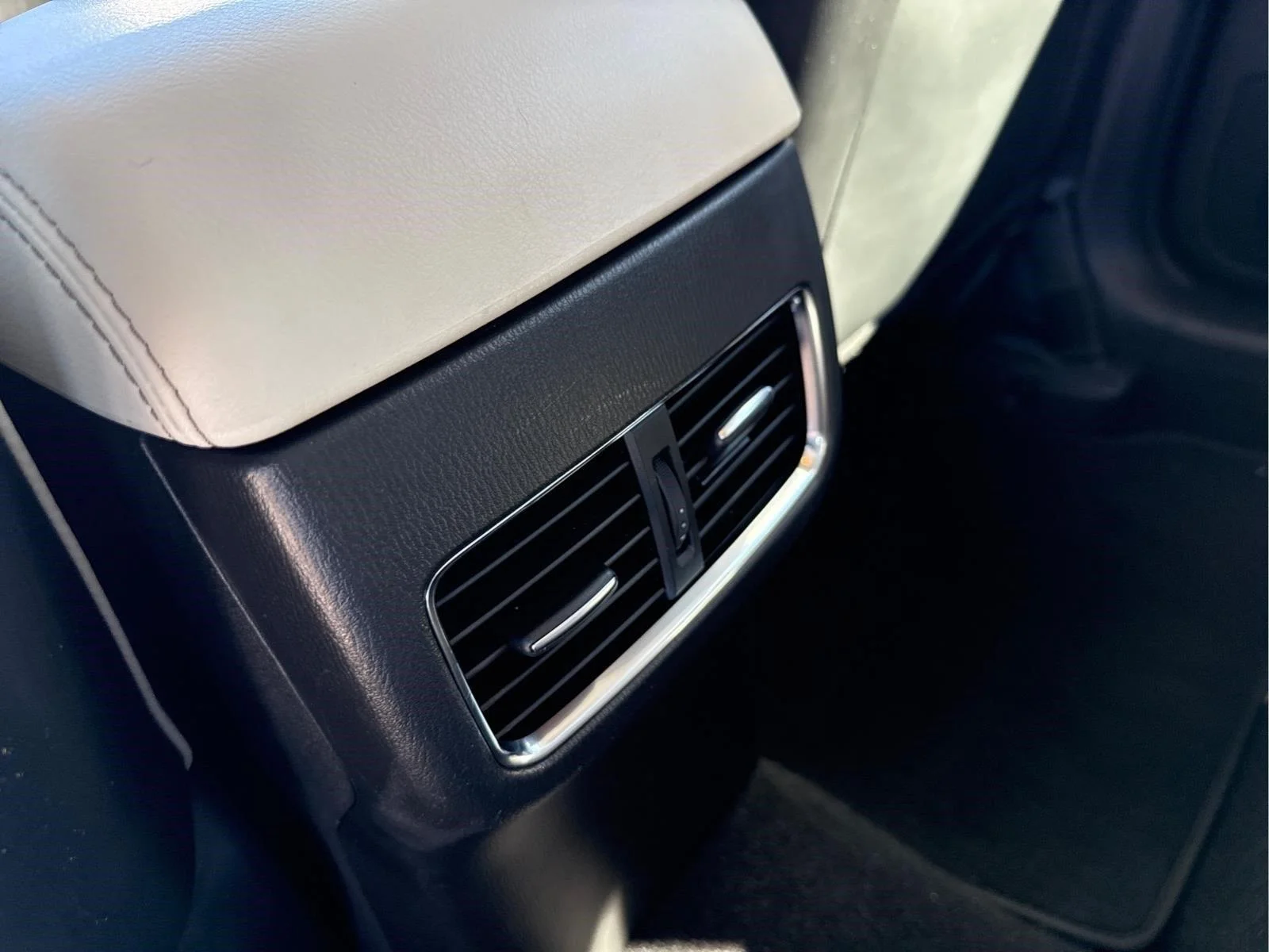 Used 2017 Snowflake White Pearl Mica Mazda Grand Touring image 19