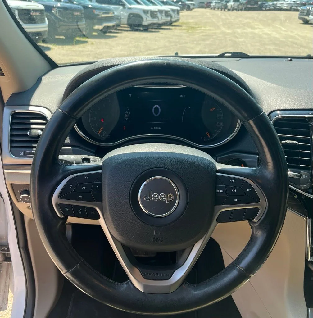 Used 2019 Bright White Clearcoat Jeep Limited image 21