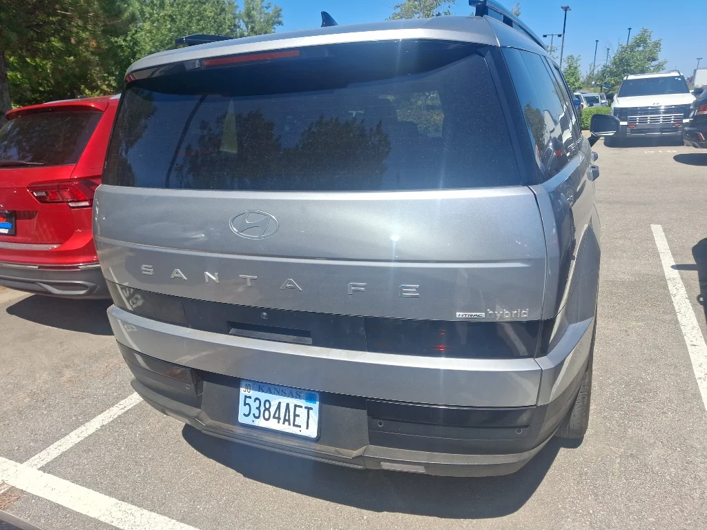 Used 2024 Shimmering Silver Hyundai SEL image 8