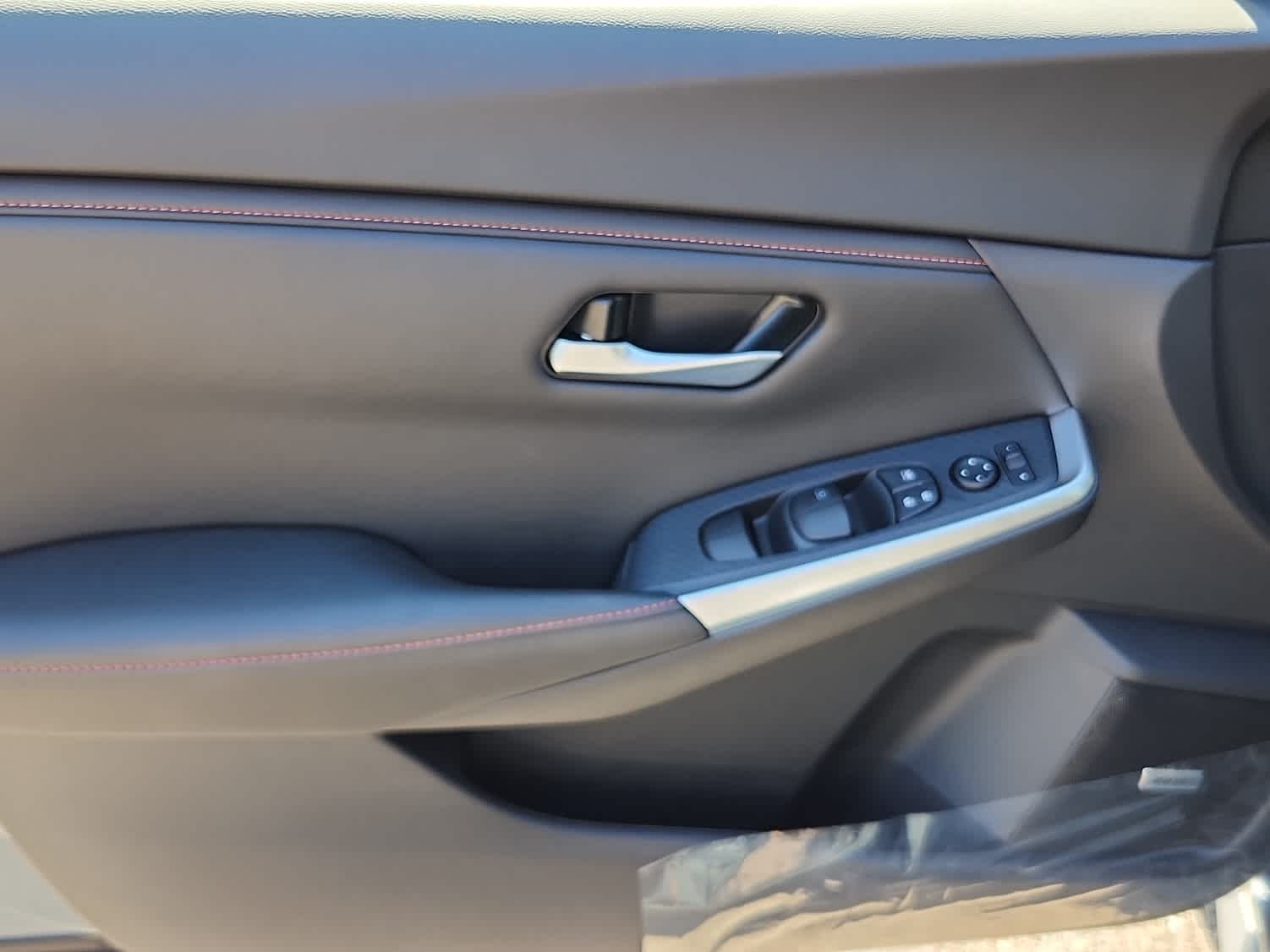 2025 Nissan Sentra SR - Photo 9