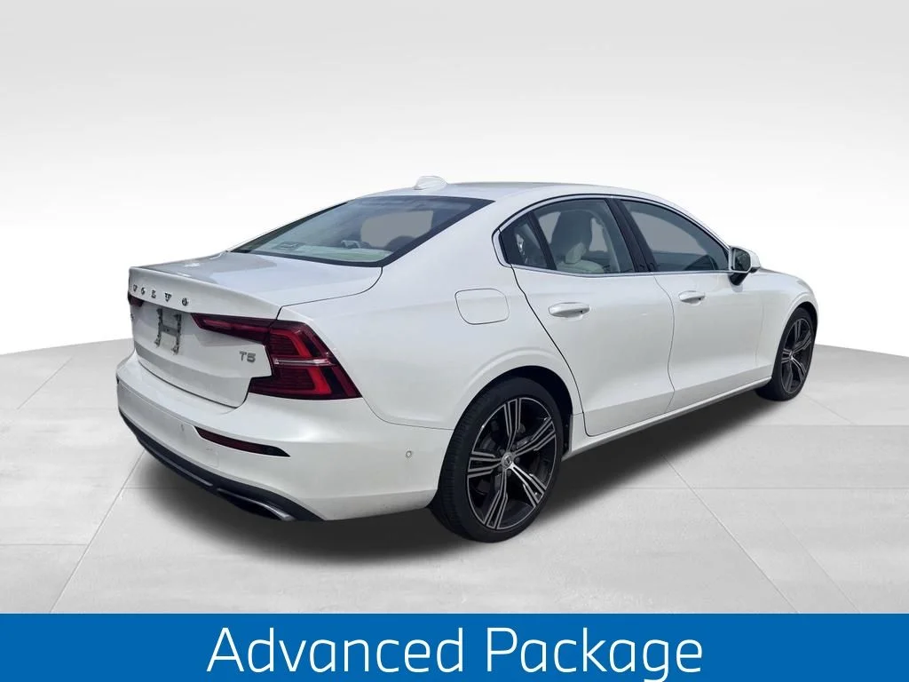 Used 2021 White Volvo T5 Inscription image 3