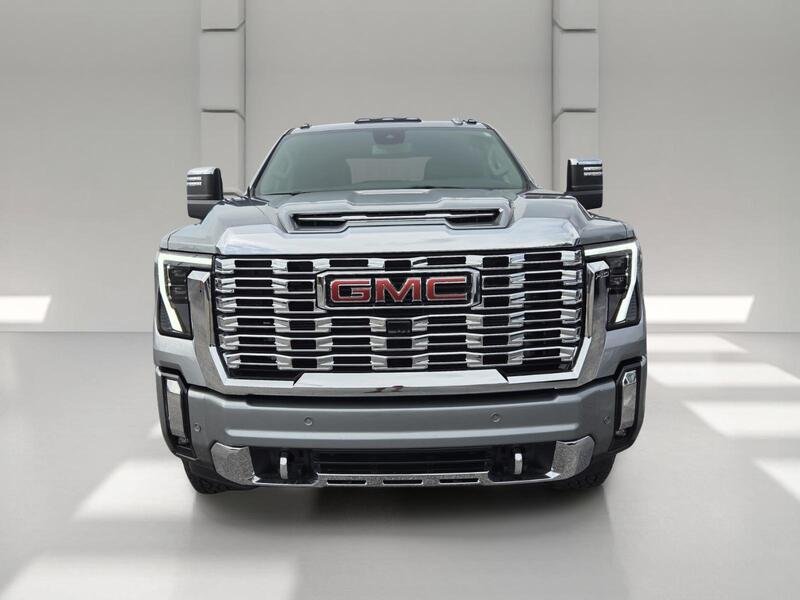 Used 2025 Sterling Metallic GMC 4WD CREW CAB 159" DENALI image 8