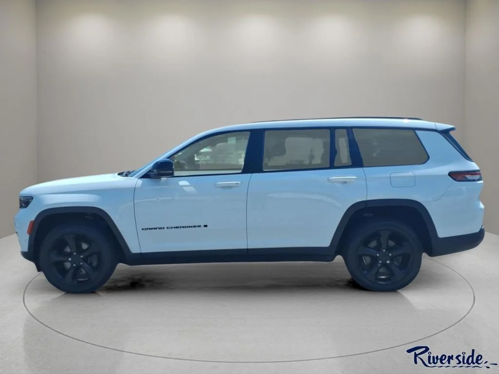 Used 2022 White Jeep Limited image 5
