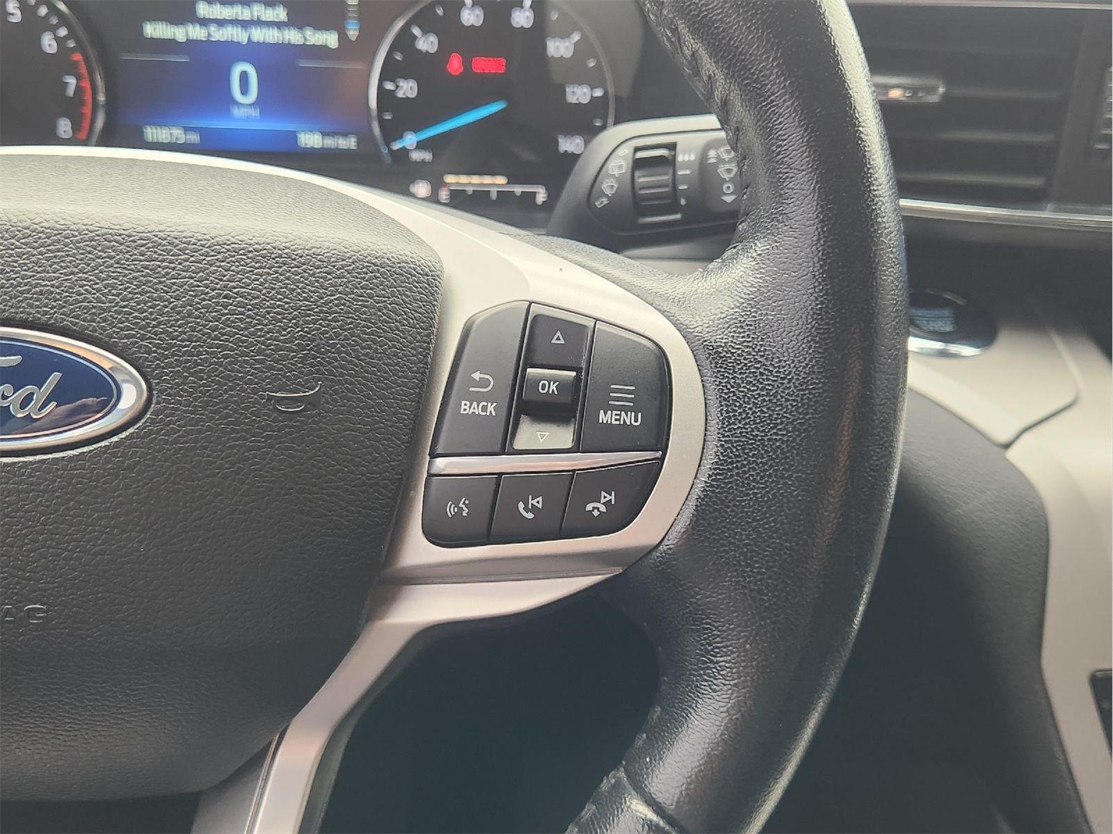 2023 Ford Explorer photo 29 of 34