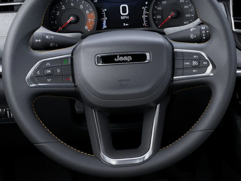 New 2026 Bright White Clearcoat Jeep Latitude image 19