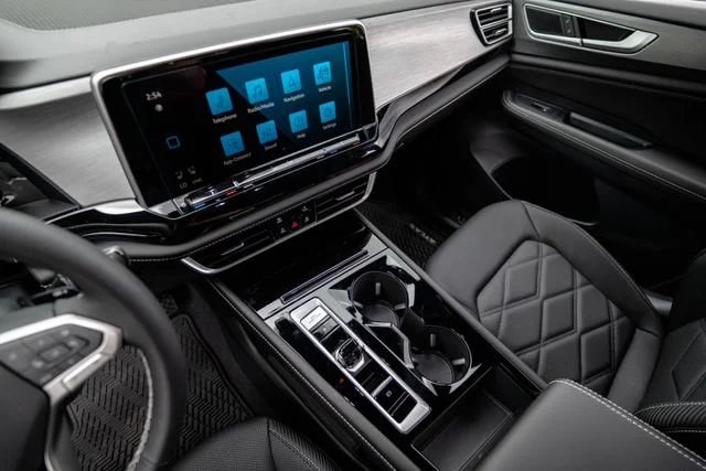 New 2026 Black Volkswagen 2.0T SE w/Technology image 21