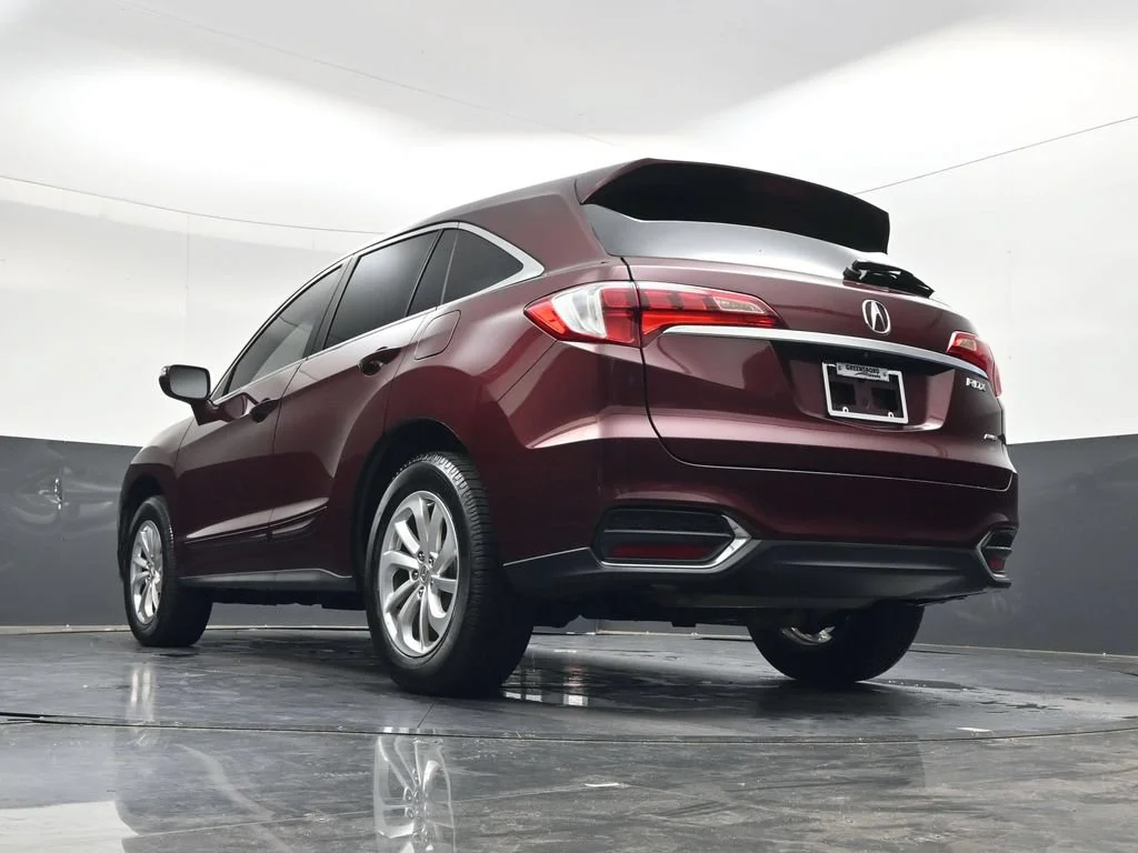 Used 2018  Acura Technology Package image 32