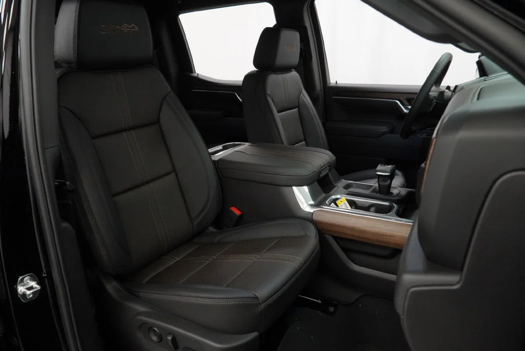 New 2026 Black Chevrolet High Country image 28