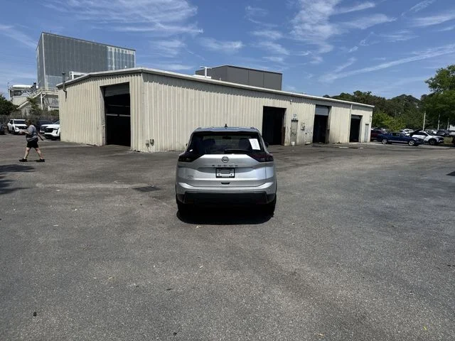 Used 2024 Silver Nissan S image 6