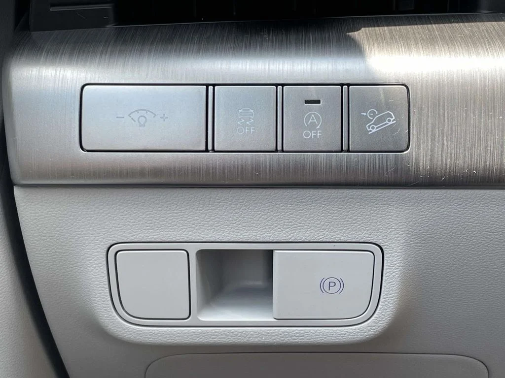 Used 2024 Blue Hyundai SE image 18