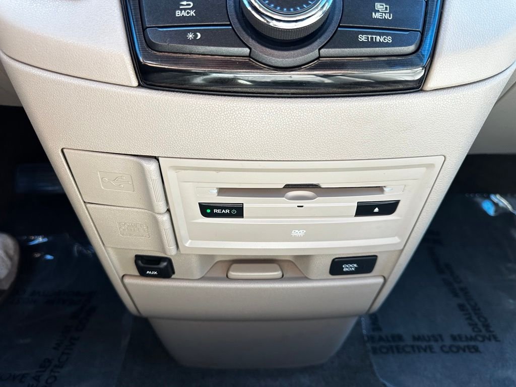 Used 2015 White Honda Touring image 35