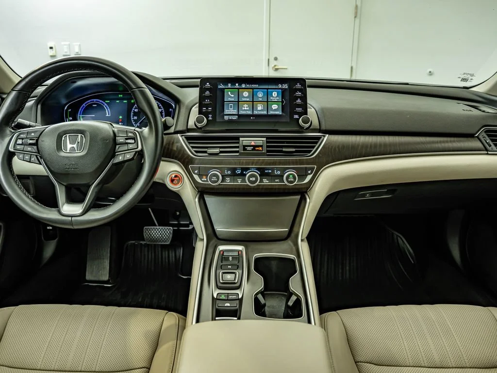 Used 2018 White Orchid Pearl Honda EX-L image 33