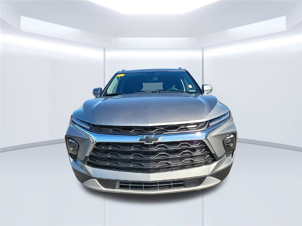 Used 2026 Gray Chevrolet LT image 3