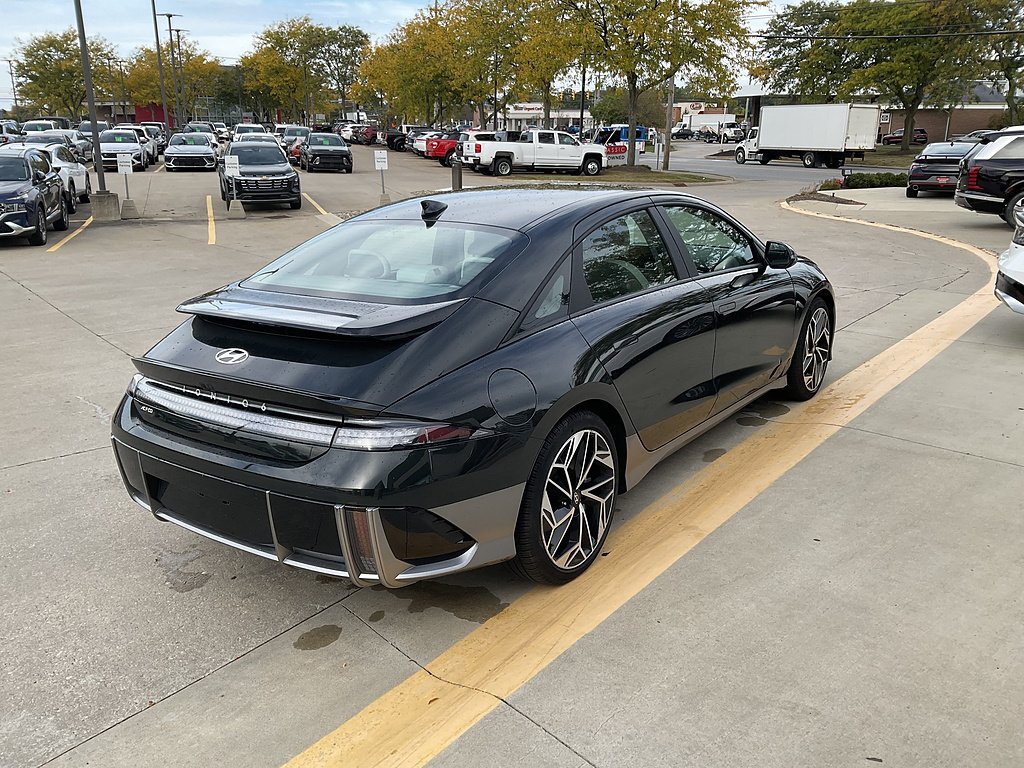 Certified Used 2023 Digital Green Pearl Hyundai SEL image 3