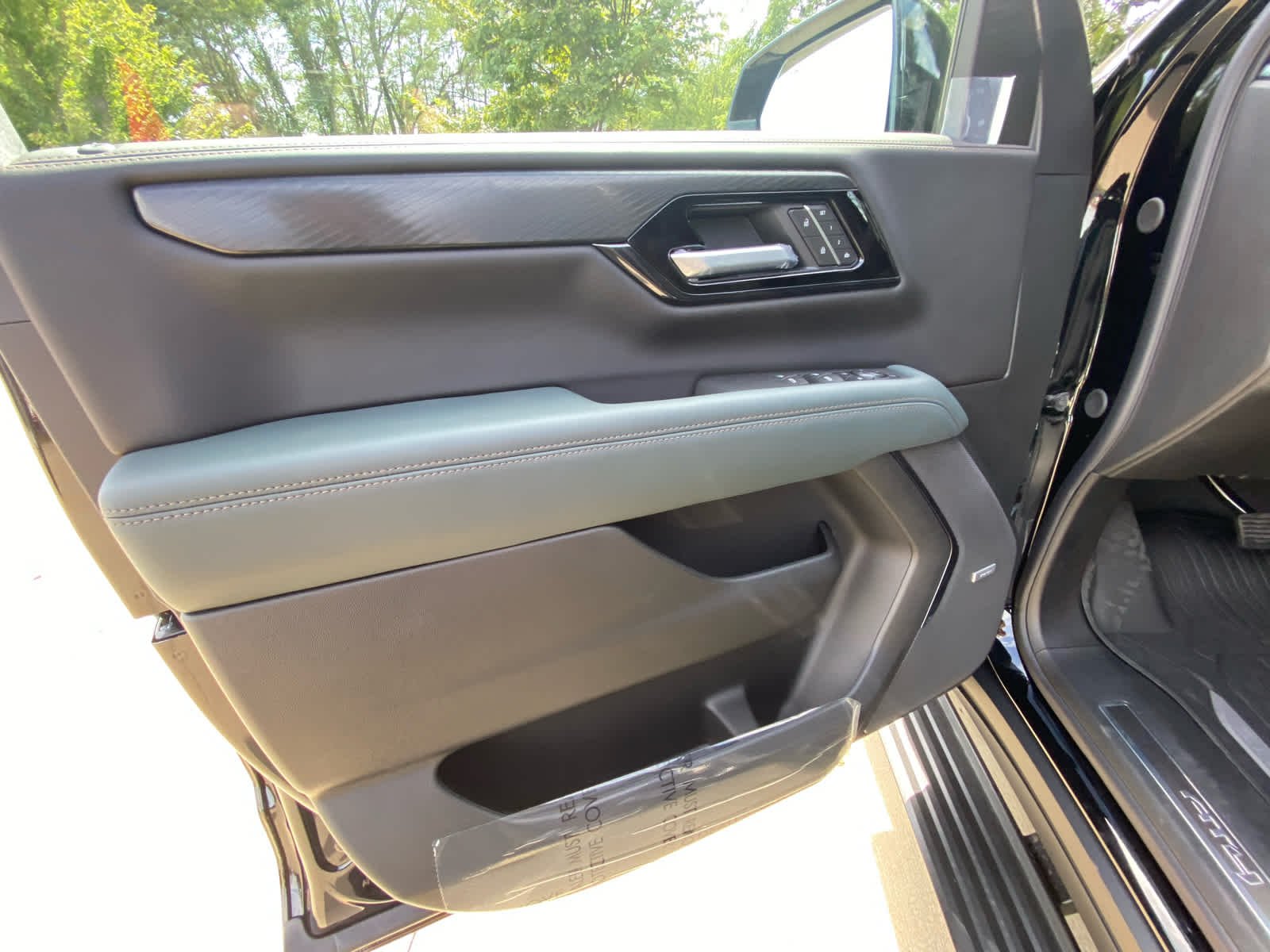 2026 GMC Yukon XL AT4 - Photo 6