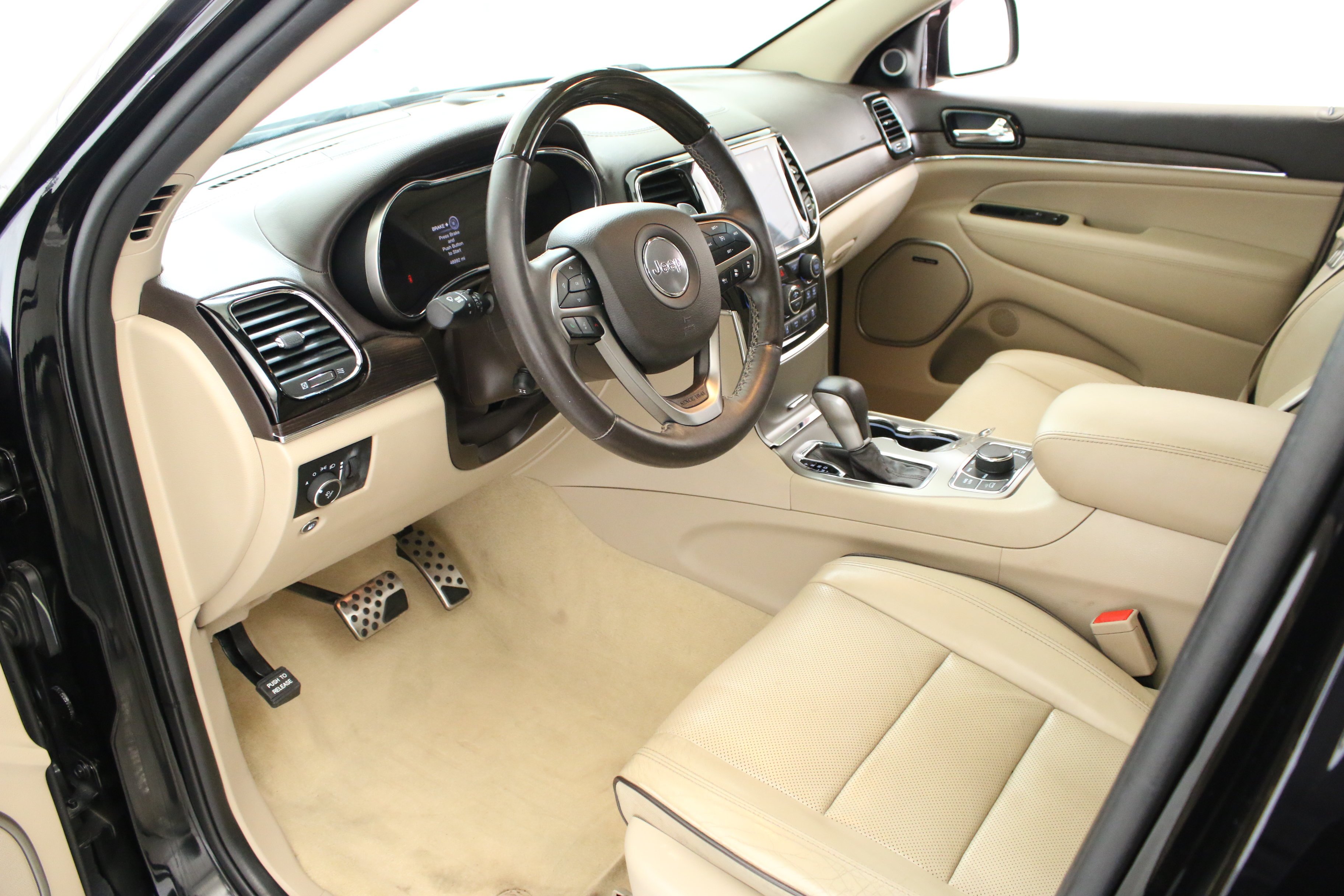 Used 2021 Black Jeep Overland image 23