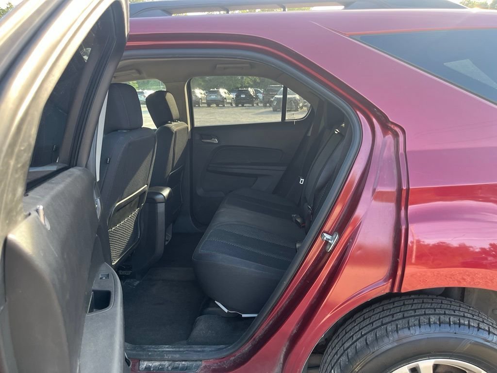 Used 2010 Cardinal Red Metallic Chevrolet LT w/1LT image 29
