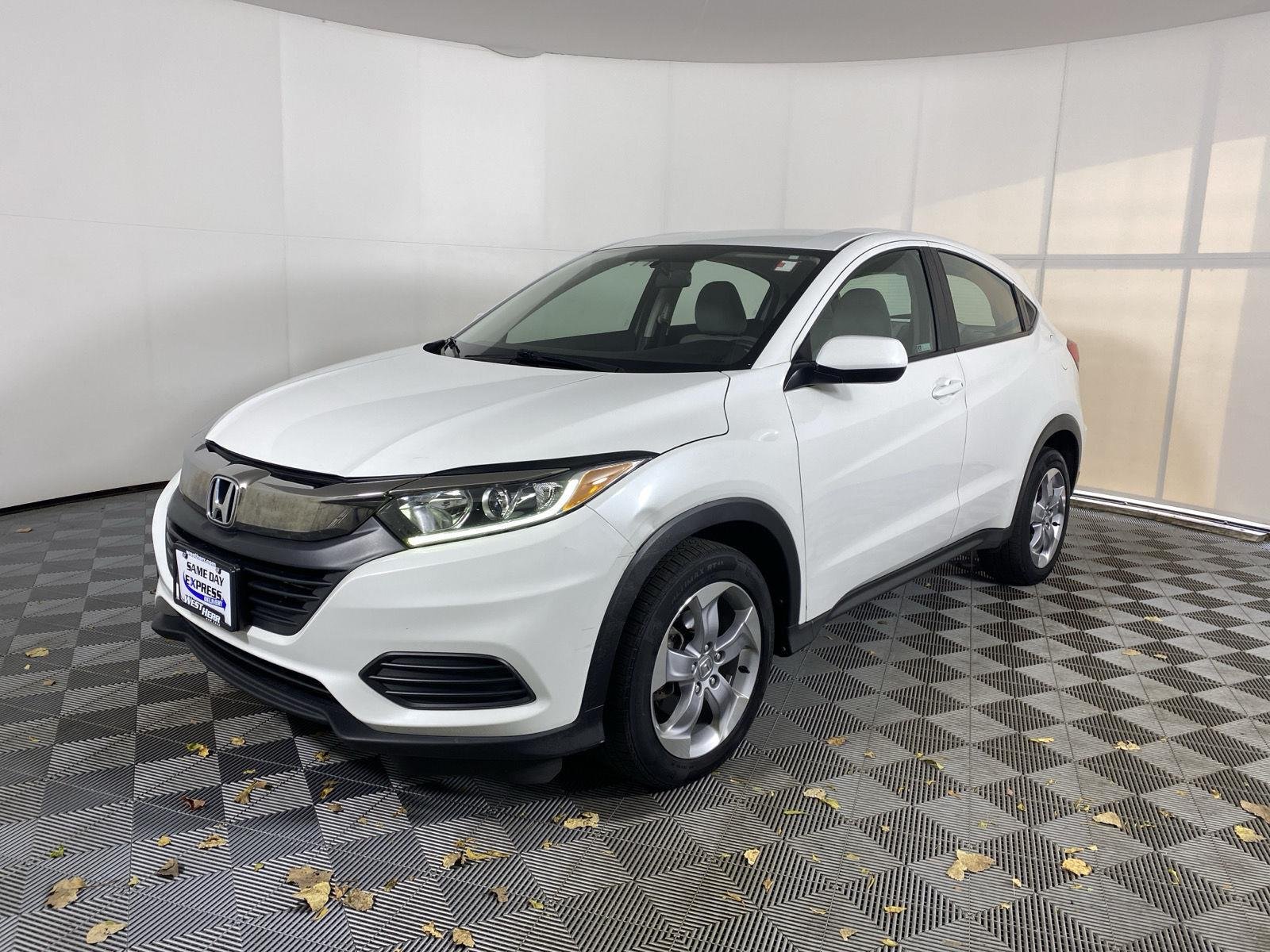 Used 2019 Platinum White Pearl Honda LX image 3