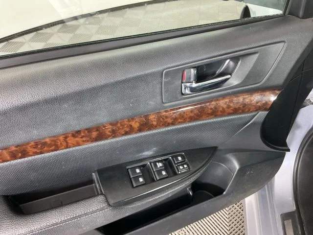 Used 2014 Silver Subaru 2.5i image 13