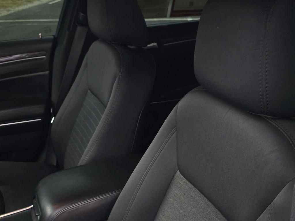 Used 2018 Gloss Black Chrysler Touring image 23