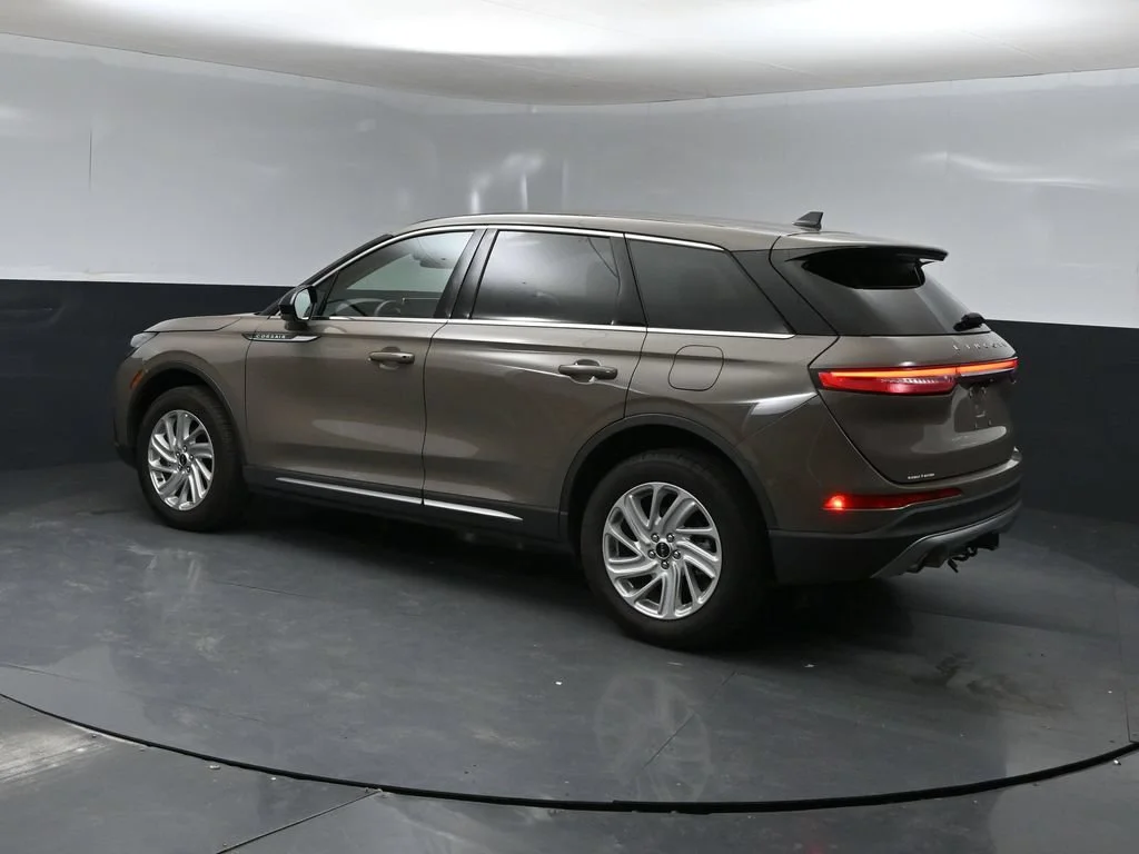 Certified Used 2025 Gray Lincoln Premiere image 4