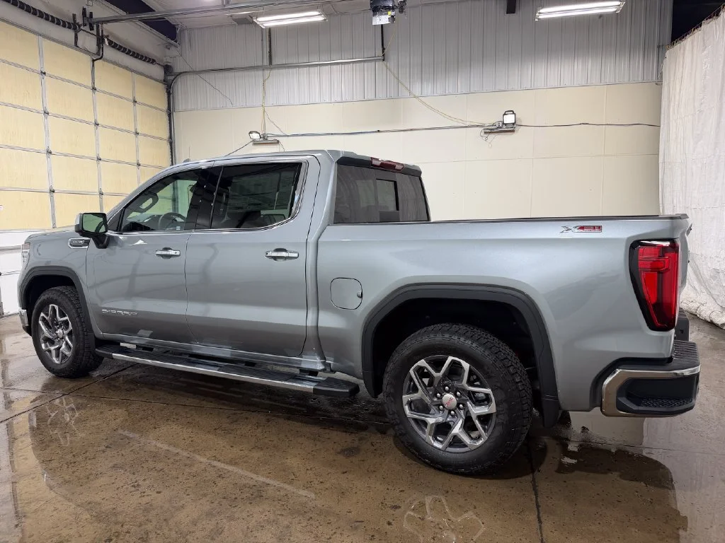 2026 GMC Sierra 1500 SLT - Photo 22