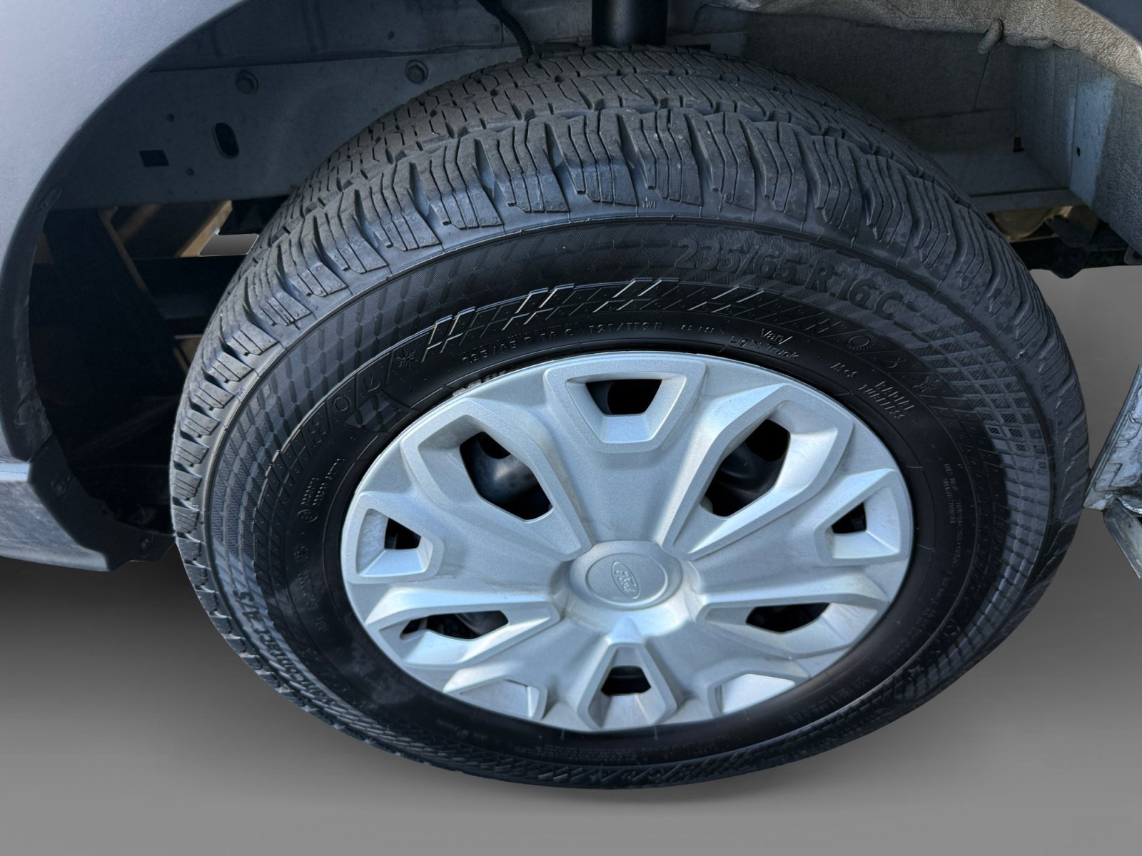 Used 2025 Oxford White Ford Base image 9