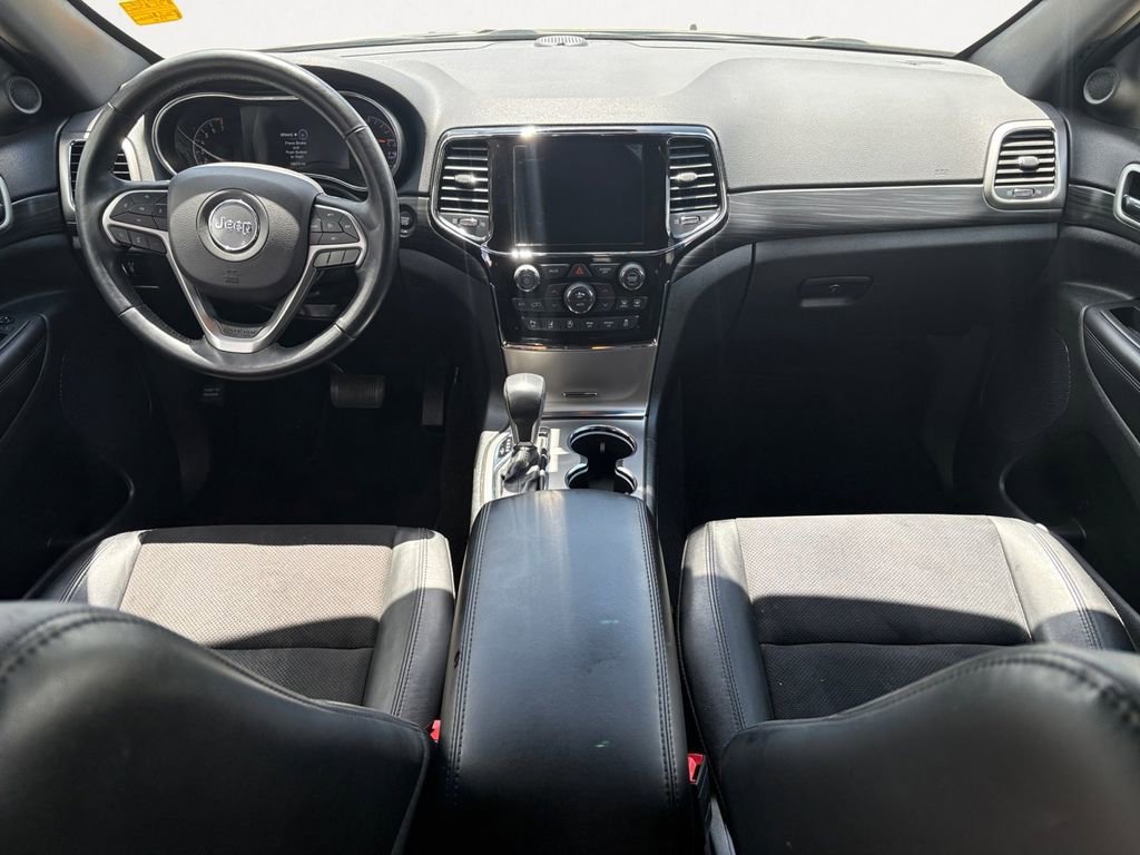 Used 2022 Sting-Gray Clearcoat Jeep Laredo X image 4