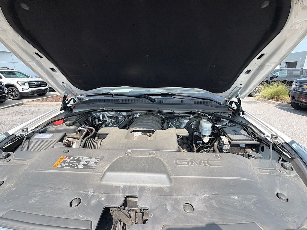 Used 2018 White GMC Denali image 34