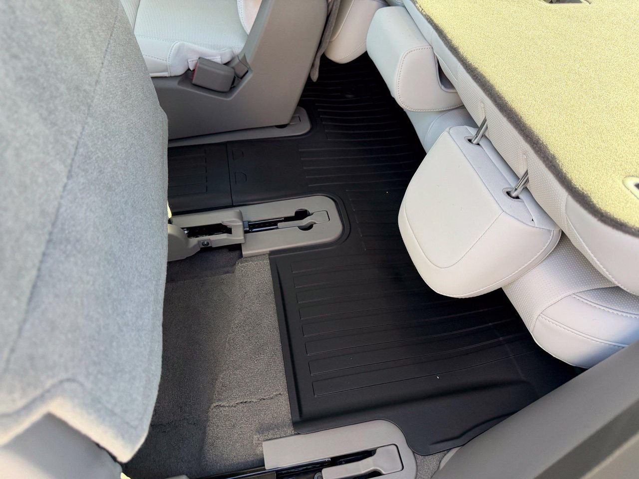 New 2027 Gray Hyundai SEL Premium image 45