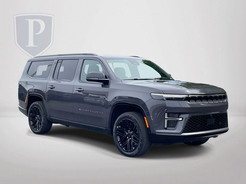 New 2026 Baltic-Gray Metallic Clear-Coat Exterior Paint Jeep Limited Reserve image 2