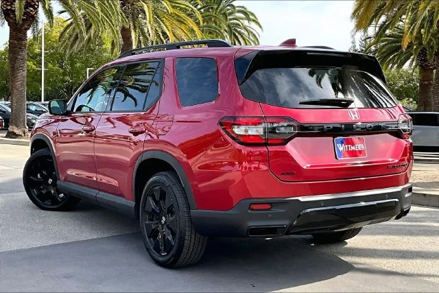 New 2026 Radiant Red Metallic II Honda AWD Black Edition image 3
