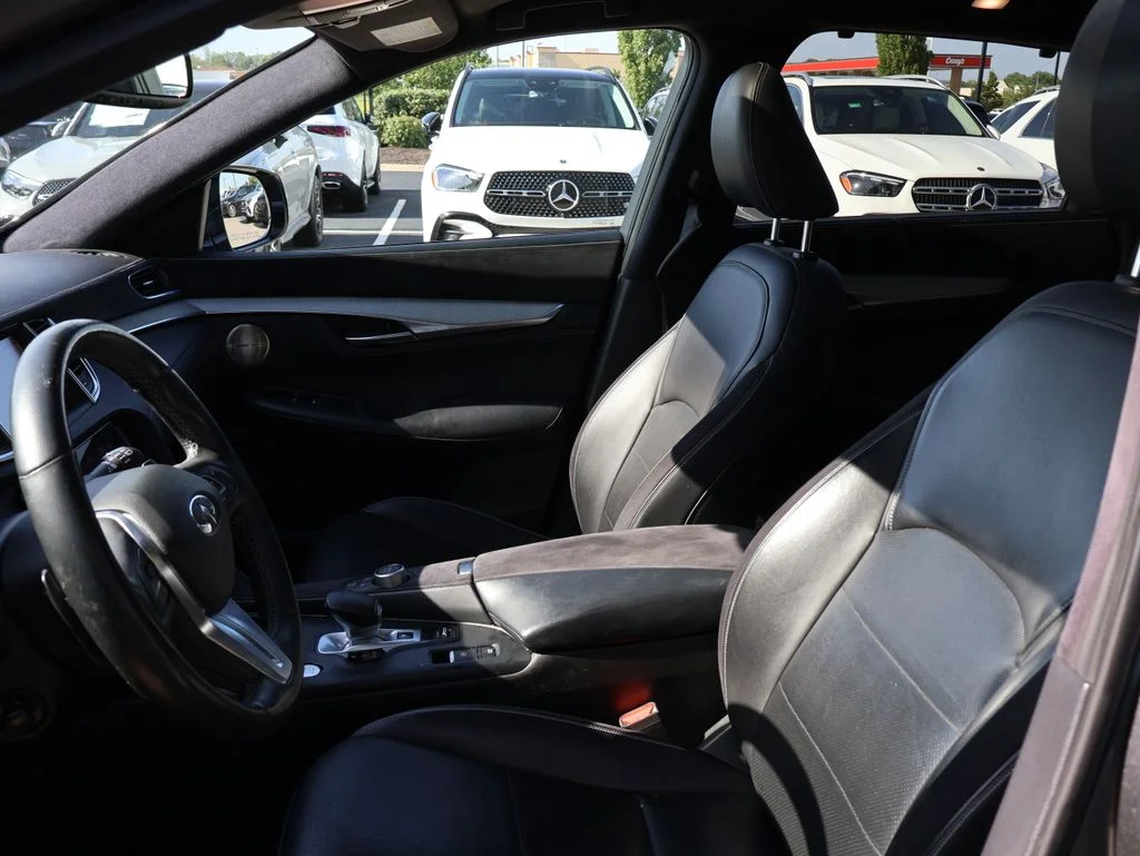 Used 2019 Gray INFINITI ESSENTIAL image 17