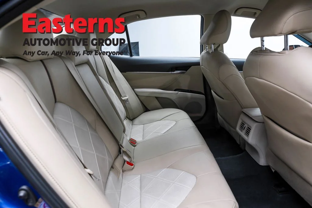 Used 2018 Blue Toyota XLE image 20