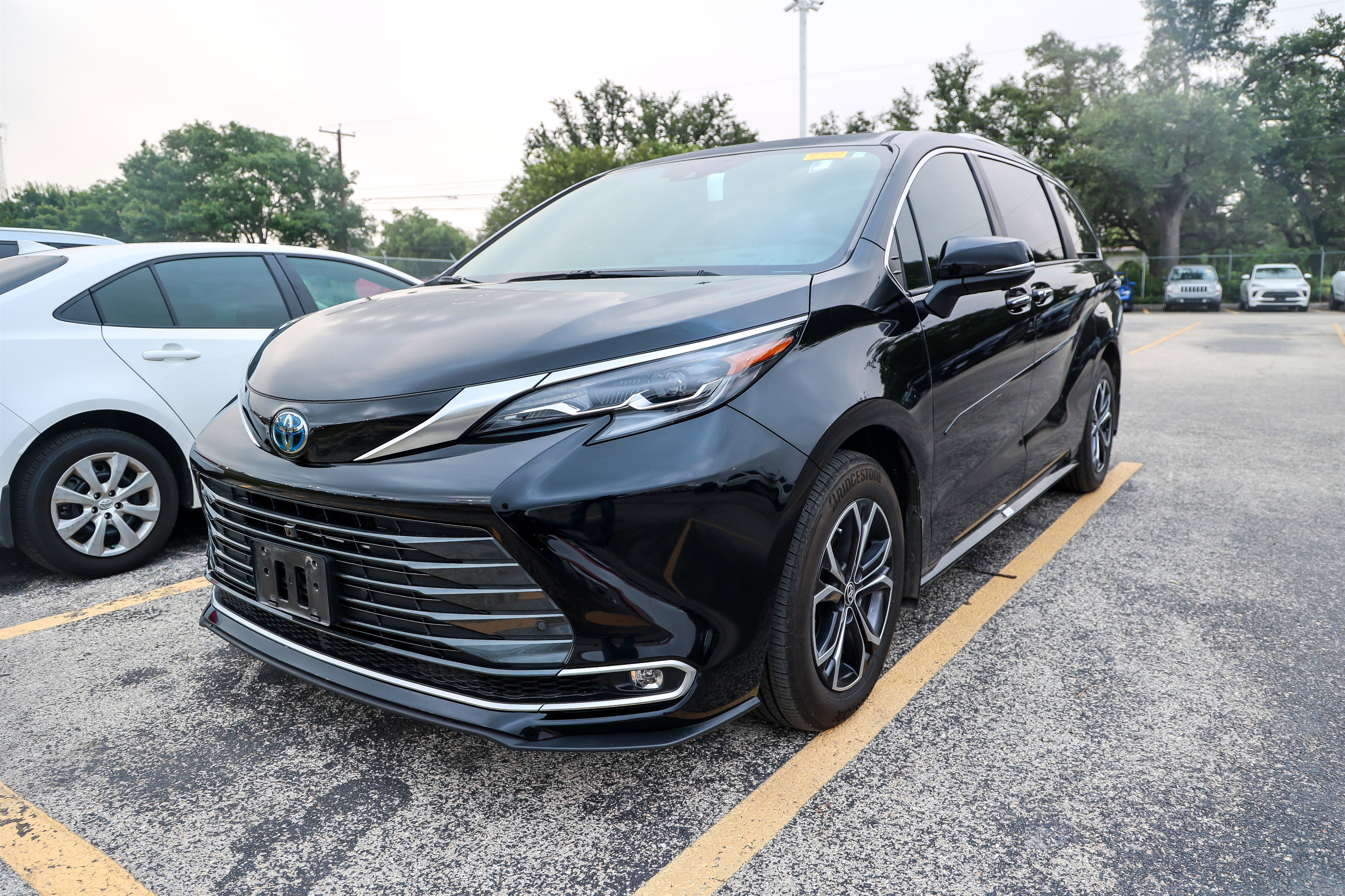 Used 2025 MIDNIGHT BLACK ME Toyota Platinum image 1
