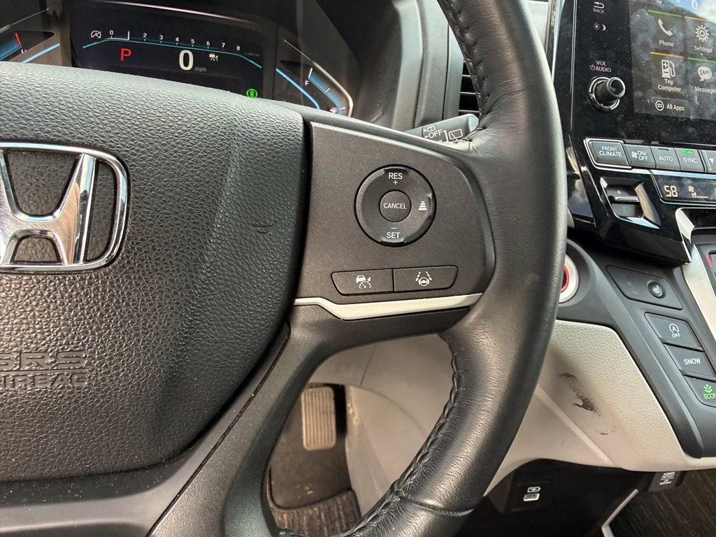 Used 2024 Lunar Silver Metallic Honda EX-L image 12