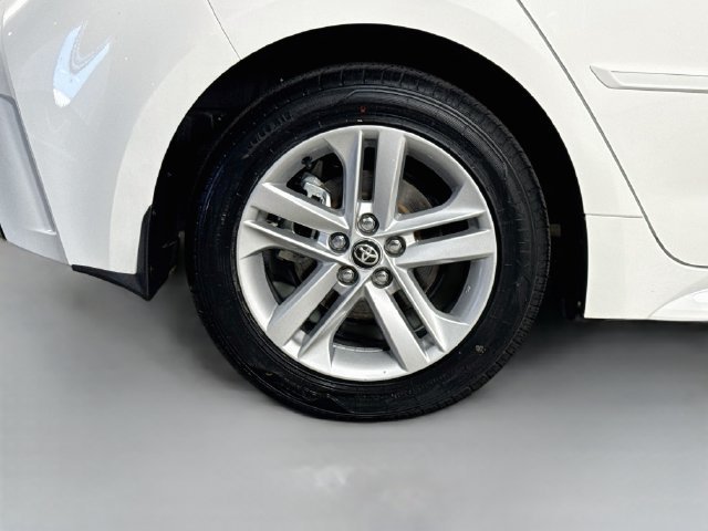 Used 2022 White Toyota SE image 29
