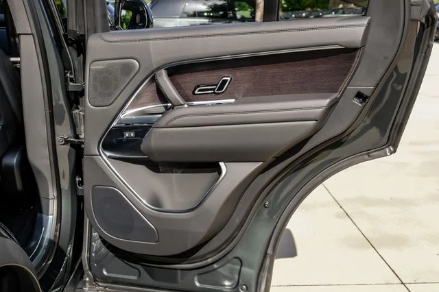 New 2026  Land Rover SE image 57