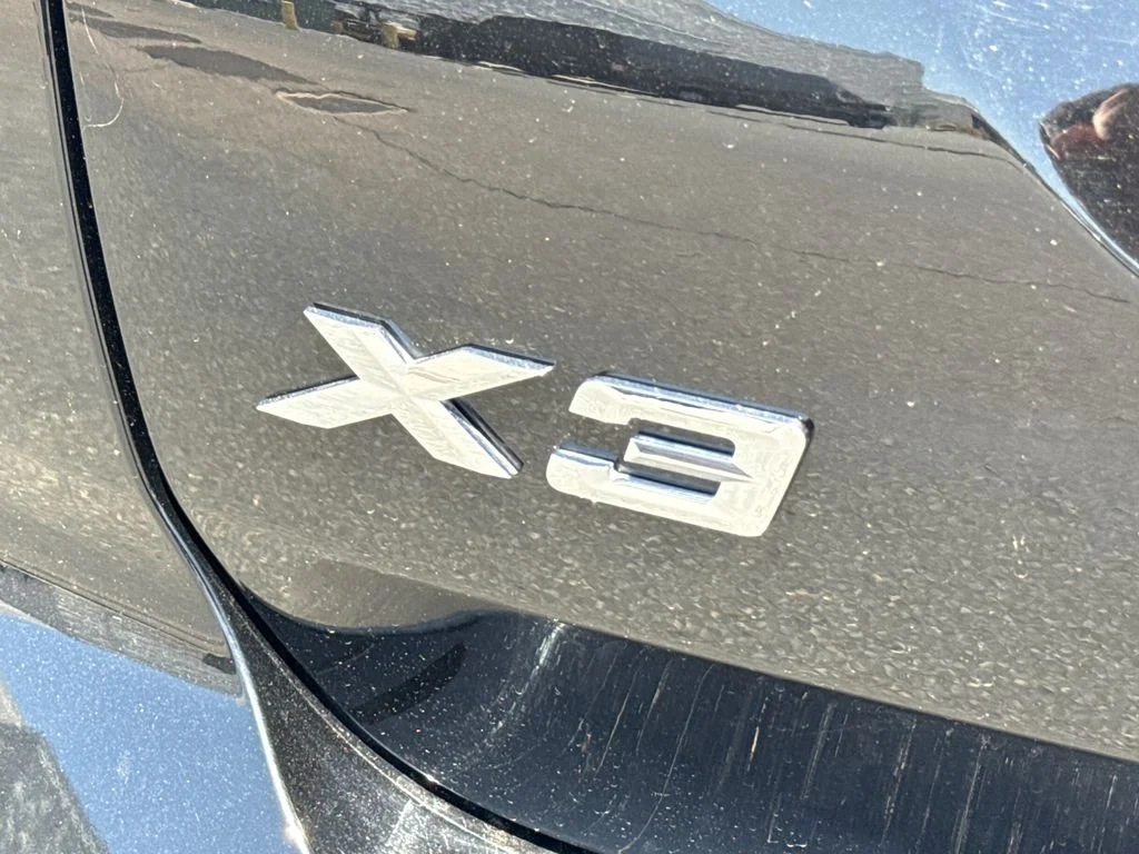 Used 2023 Black BMW xDrive30i image 10