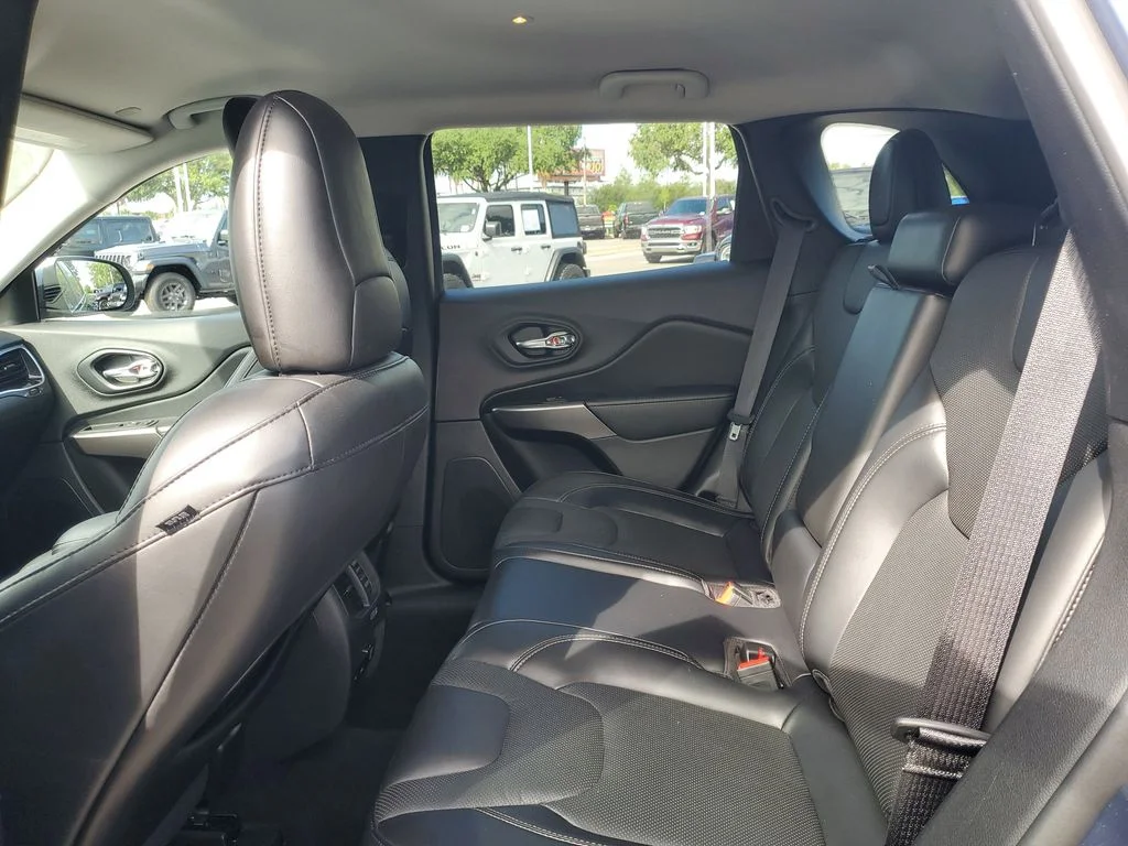 Used 2020 Blue Jeep Limited image 11