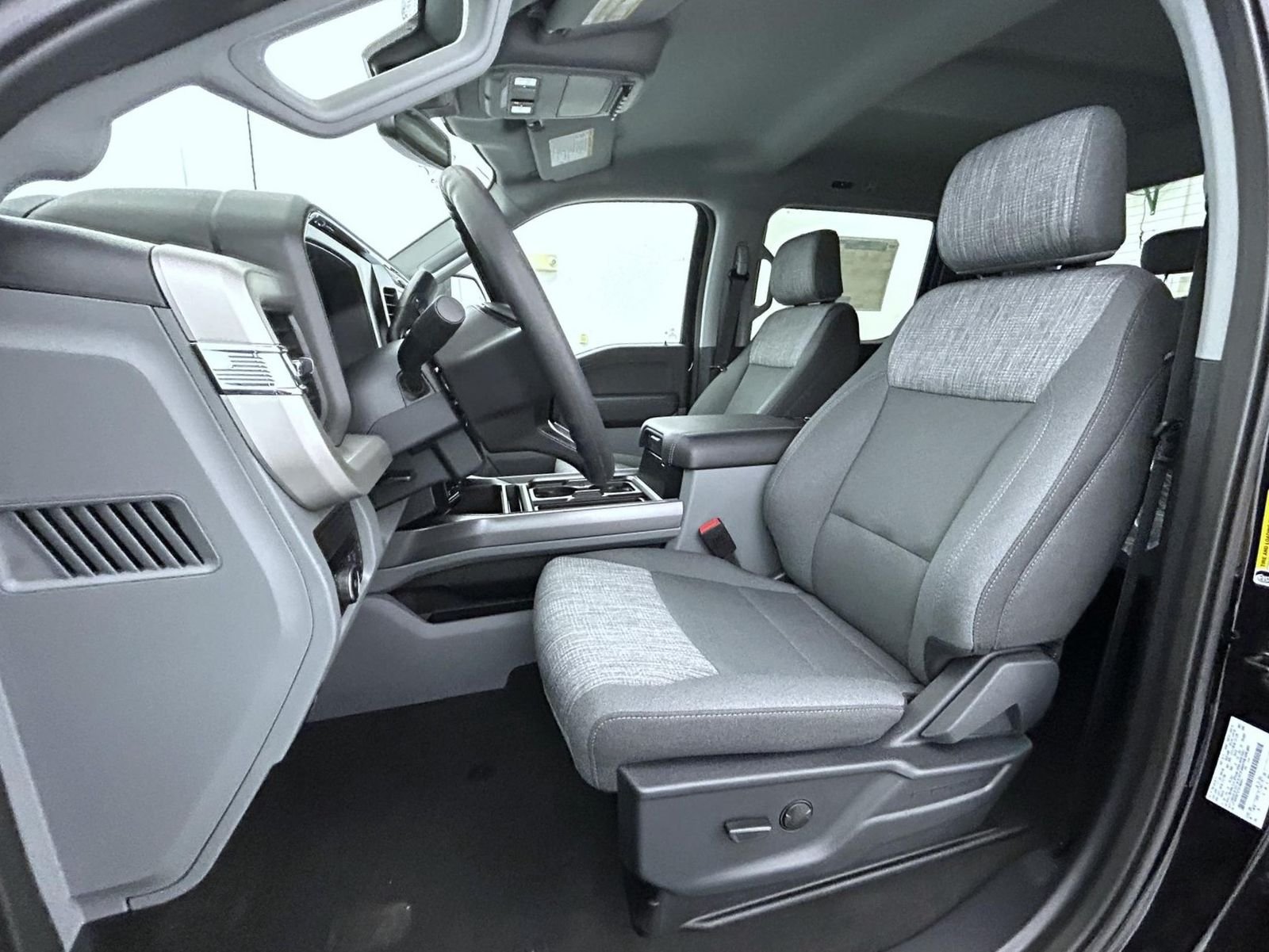 New 2026 Agate Black Metallic Ford XLT image 10