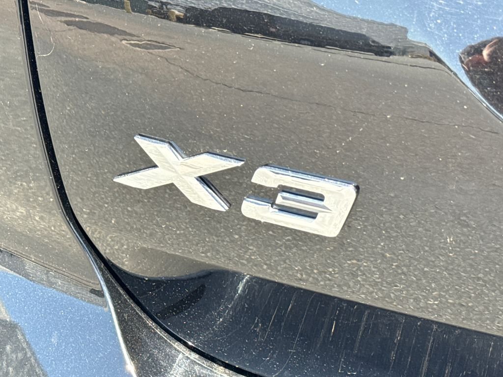 Used 2023 Black BMW xDrive30i image 10