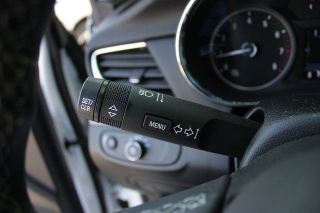 Used 2022 White Frost Tricoat Buick Preferred image 6
