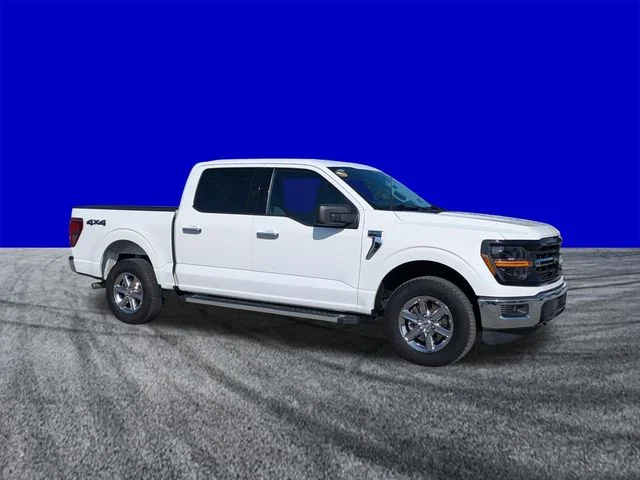 Certified Used 2025 Oxford White Ford XLT image 2